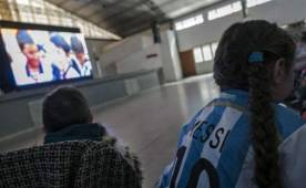 Niños disfrutaron de la película en que relata la historia de Lionel Messi.