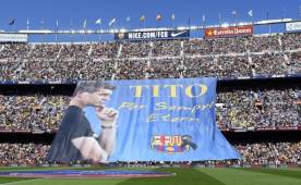 Esta pancarta con la imagen de Tito se desplegó en el Camp Nou.
