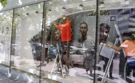 Los empleados de Real Madrid madrugaron a quitar publicidad con imagen de Iker Casillas.