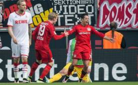 Chicharito Hernández marcó su gol 16 de la temporada con Leverkusen y es el cuarto máximo artillero de Bundesliga. Foto EFE