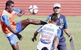 Jorge Luis Pinto decidió enviar al banco de suplentes a Boniek García, habitualmente titular en la eliminatoria.