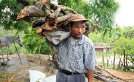 Golfran es un gran ejemplo para todos, pese a los problemas nunca deja de luchar para obtener el pan de cada día. FOTOS: RONAL ACEITUNO