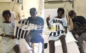 Alberth Elis le regaló la camiseta del Monterrey a Rogelio Fernández.