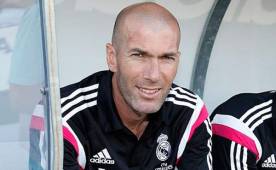 Zinedine Zidane por fin pudo sonreir como entrenador del Real Madrid Castilla.