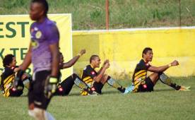 Carlo Costly marcó doblete en Tela y puso al Real España en el primer lugar del Clausura. Foto Neptalí Romero.
