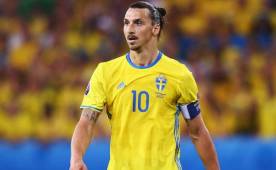 Zlatan Ibrahimovic anuncia su futuro días después de haber jugado su última Eurocopa con Suecia.