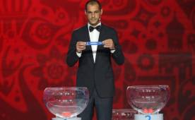 Momentos en que el jugador del fútbol playa Madjer mostró el nombre de Honduras.