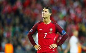 Cristiano Ronaldo no está realizando una buena Eurocopa con su selección. Foto EFE.