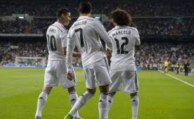 Momento en que Cristiano, James y Marcelo bailan en el Bernabéu.