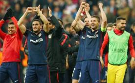 La celebración de los jugadores del Atlético tras avanzar a la final. Foto EFE.