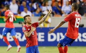 Francisco Calvo celebrando un gol anotado con la selección de Costa Rica.