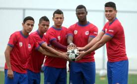 De izquierda a derecha: Jean Carlos Rivera, Patrick Cruz, Rodolfo Molina, Abner Suazo y Alex Gutiérrez. Todos ellos jugaron con las Fuerzas Básicas Olimpistas.