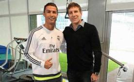 Cristiano posó junto a Martín Palermo antes del entrenamiento del Real Madrid.
