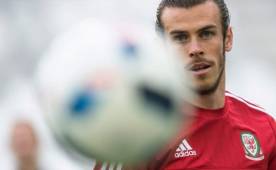 Gareth Bale se acercó al aficionado para asegurarse que todo estaba bien. Le pidió disculpas, además.