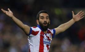 El turco Arda Turan dejó claro que se marchará del Atlético de Madrid al confirmar que su agente ya está negociando con varios clubes. Foto AFP