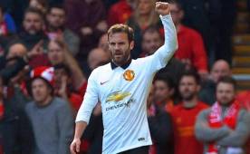 Juan Mata regurgió en Manchester United con el doblete marcado en Anfield.