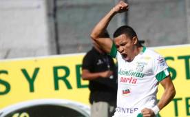 'Rambo' de León celebró eufórico la apertura del marcador en el Martínez Ávila. (Fotos: Neptalí Romero)