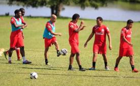 El entrenamiento del Olimpia estuvo enfocado en la remontada ante Motagua. (FOTOS: Juan Salgado)