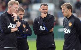 Ryan Giggs -centro- venía ejerciendo funciones como ayudante técnico de Moyes además de ser jugador activo.