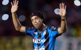 Ronaldinho solamente estuvo 10 meses en el Querétaro de México.