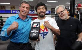 Top Rank, promotora de Pacquiao, publicó las fotografías de quien estelarizara 'Rocky' con el boxeador asiático.
