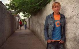 Jorge García en el humilde barrio donde solía vivir junto a su familia. (El País)