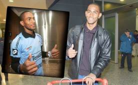 Jerry Bengtson haciendo su arribo al aeropuerto de Córdoba. (FOTO: Cortesía Gentileza MundoD.com.ar)
