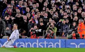 Cristiano Ronaldo en el Cam Nou durante un clásico Barcelona-Real Madrid.