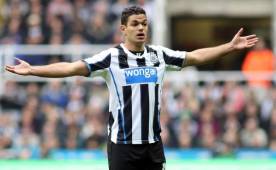 Ben Arfa fue compañero de Karim Benzema en el Olympique de Lyon de Francia.