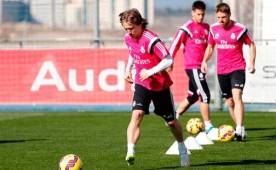 Luka Modric retornó a los entrenamientos del Real Madrid tres meses después de la lesión. Foto @realmadrid