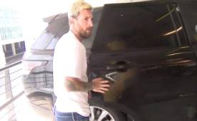 Messi volvió a Barcelona después de sufrir una pubalgia en el partido ante Uruguay.