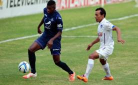 Javier Portillo y Ricardo Barrios tuvieron un intenso duelo el domingo en la cancha. (Foto: DIEZ)