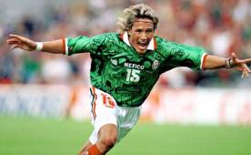 El méxicano fue figura y goleador de su selección, jugó el mundial de Francia 98 y Alemania 2002.