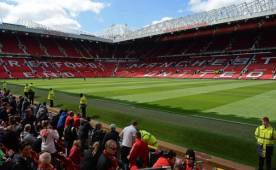 Alrededor de 20.000 espectadores del Stretford End y del Sir Alex Ferguson Stand fueron evacuados.
