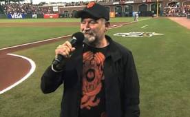 El sitio web de Las Grandes Ligas publicó el video de Robin Williams animando a la afición del equipo de sus amores, Gigantes de San Francisco.