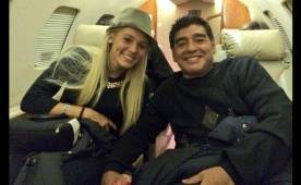 Maradona acusó a su ex novia Rocío de haberle robado joyas, una computadora portátil y otros objetos mientras vivían en Dubai. Foto Twitter