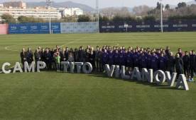 La plantilla del Barcelona, directiva y familiares de Tito Vilanova estuvieron presentes en el nuevo nombramiento del campo de entreno del club. Foto EFE