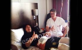 Espinoza subió esta foto en redes sociales y dijo que operación salió muy bien. 'ahora es tiempo para descansar y recuperarse'. Foto Instagram