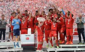 Pep Guardiola consiguió su segundo título de la Bundesliga con el Bayern Múnich.