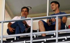 Jorge Luis Pinto tuvo que pasar un momento vergonzoso antes de ingresar al estadio Morazán para ver el Marathón-Motagua. Foto Delmer Martínez