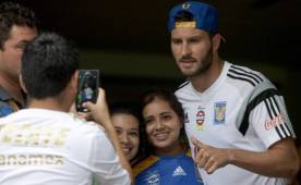 Andre-Pierre Gignac of Tigres celebrates his goal against Pumas during the Mexican Apertura football tournament match at the Olimpics University stadium in Mexico City, on August 04, 2019. (Photo by RODRIGO ARANGUA / AFP)