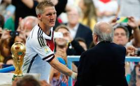 Bastian Schweinsteiger no podrá estrenar el miércoles su cinta de capitán en el amistoso contra Argentina por lesión.