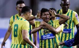 En el último instante, Iván 'Chino' López le dio vuelta al marcador y le dio el triunfo 4-3 al Parrillas One ante Motagua en el propio Nacional. Foto Juan Salgado