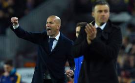 Zinedine Zidane derrotó al Barcelona en el Camp Nou a reventar.