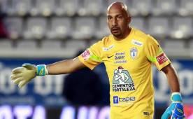 El portero mexicano Óscar 'El Conejo' Pérez tiene 43 años y recientemente se coronó campeón con el Pachuca. Foto Cortesía