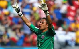 Keylor Navas siempre se encomienda a Dios antes de cada juego.