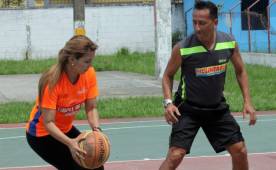 El técnico Jorge Pineda espera que en un futuro la Federación de Honduras se fije en él y le brinde la oportunidad de seguirse capacitando. Foto Javier Rosales