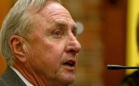 El holandés Cruyff sigue su lucha contra el cáncer de pulmones.