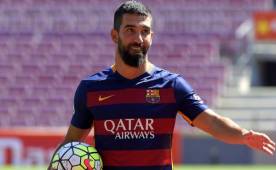 Ante la baja de Rafinha por lesión, Barcelona solicitó a FIFA poder inscribir a Arda Turan, pero recibió una negativa. Foto AFP