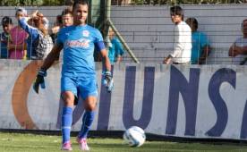 Donis Escober tuvo que ser sustituido al final del primer tiempo en el Yankel Rosenthal por problemas estomacales. Foto DIEZ